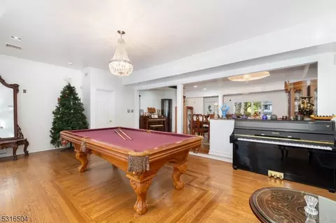 316 Spencer Pl, Paramus, NJ 07652 photo 14