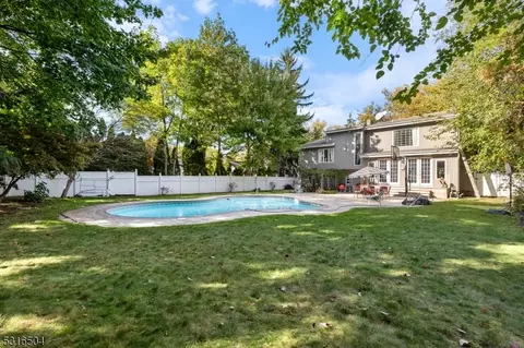 316 Spencer Pl, Paramus, NJ 07652 photo 42