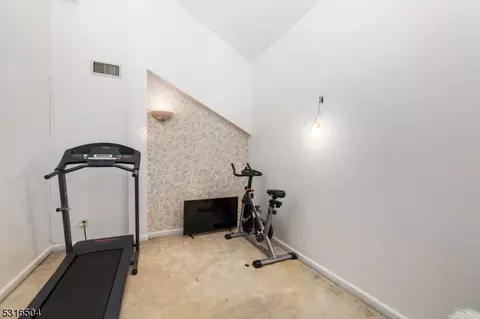 316 Spencer Pl, Paramus, NJ 07652 photo 39