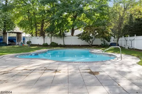 316 Spencer Pl, Paramus, NJ 07652 photo 47