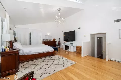 316 Spencer Pl, Paramus, NJ 07652 photo 32