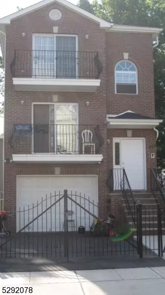 806 S 15th St, Newark, NJ 07108