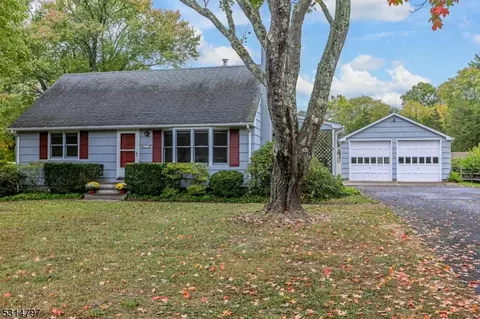 21 New Rd, Lambertville, NJ 08530