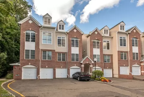 7 Ashley Ct, Hawthorne, NJ 07506