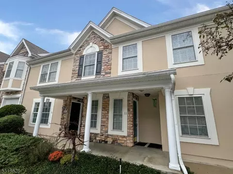 5 Peach Tree Ln, North Haledon, NJ 07508