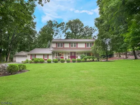 12 Seven Trails Ln, Wayne, NJ 07470