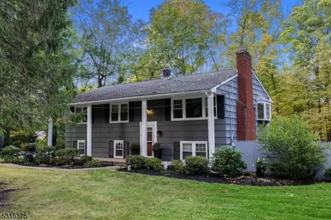 15 Valley View Rd, Chester, NJ 07930