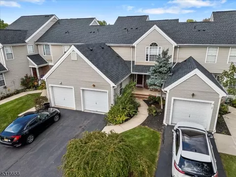 81 Violet Ct, Whitehouse Station, NJ 08889