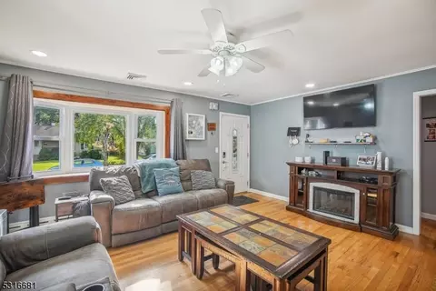 6 Sunset Ter, Roxbury Twp, NJ 07876 photo 4