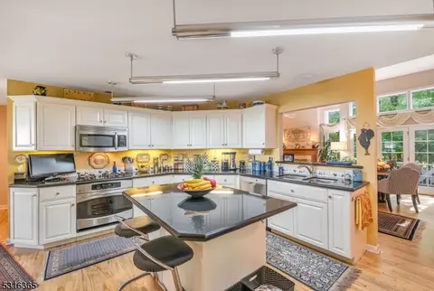 157 Worcester Dr, Wayne, NJ 07470 photo 8