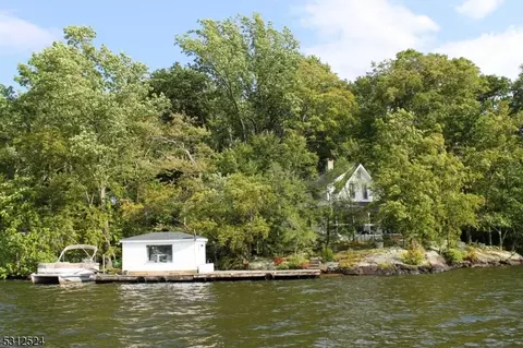 56 Raccoon Island Rd, Lake Hopatcong, NJ 07849