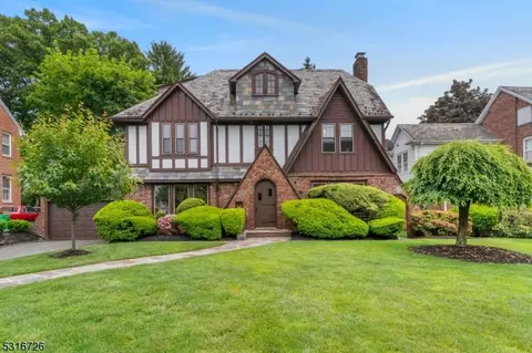 24 Alexander Ave, Nutley, NJ 07110