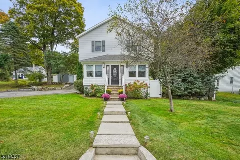 47 Homestead Rd, Jefferson, NJ 07849