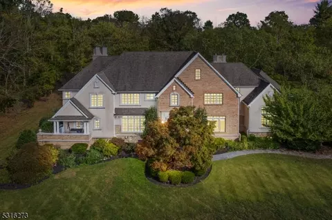 7 Coach Ln, Lambertville, NJ 08530