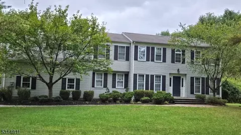 698 Deerfield Ln, Union Twp, NJ 08802