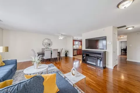 29 E Price St #6, Linden, NJ 07036