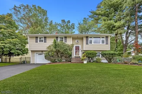 1460 Redwood Dr, Piscataway, NJ 08854