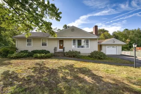 37 Dupont Ter, Wayne, NJ 07470