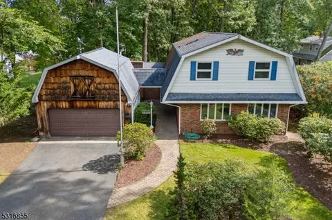 2 Clarana St, Ramsey, NJ 07446