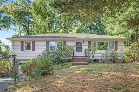 8 Frank Ter, Hanover, NJ 07981