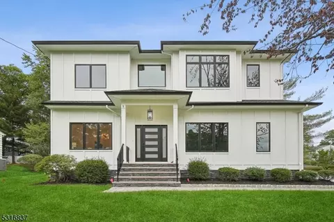 5 Terry Ter, Livingston, NJ 07039