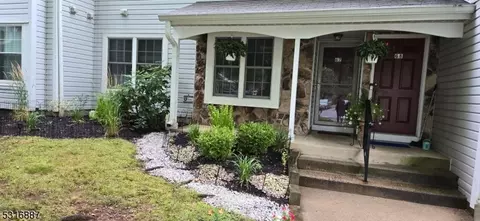 67 Oswestry Way, Somerset, NJ 08873