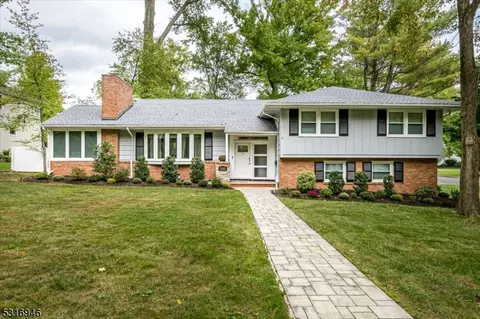 1425 Golf St, Scotch Plains, NJ 07076