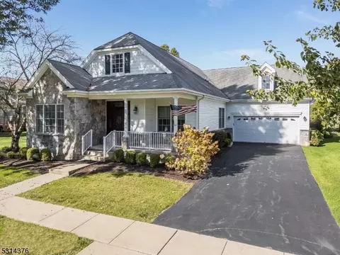 64 Merlin Dr, Washington, NJ 07882
