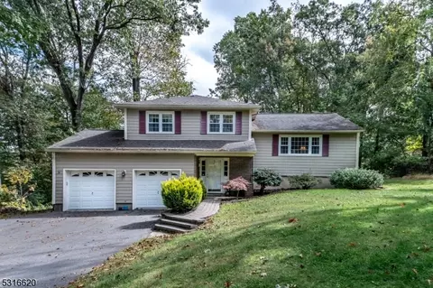 23 Camelot Dr, Mount Olive, NJ 07828