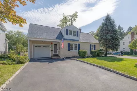 6 Cayuga Rd, Cranford, NJ 07016