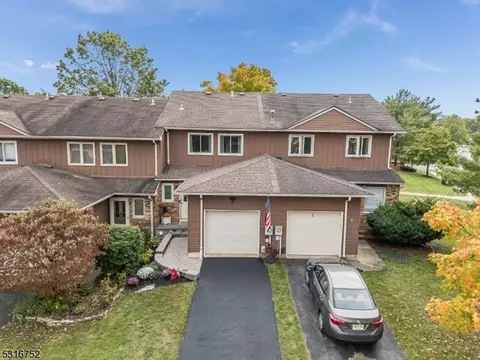 4 Saxonney Cir, Flemington, NJ 08822