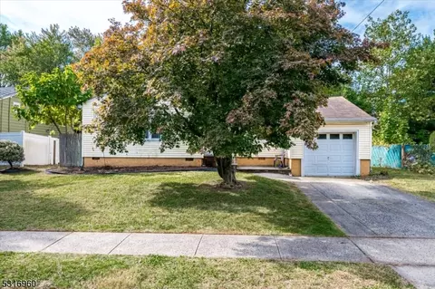36 Arden St, Franklin Twp, NJ 08873