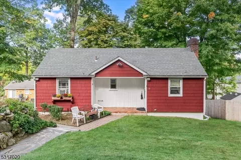 21 Oak Tree Ln, Sparta, NJ 07871