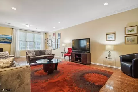 1302 Pointe Gate Dr #1302, Livingston, NJ 07039