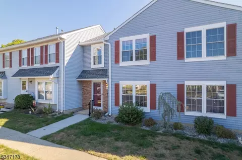 83 Prestbury Ln, Franklin Twp, NJ 08873