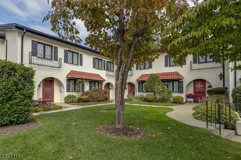 2 Dorado Dr # E, Morristown, NJ 07960