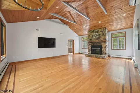16 Roosevelt Rd, Chatham Twp, NJ 07928