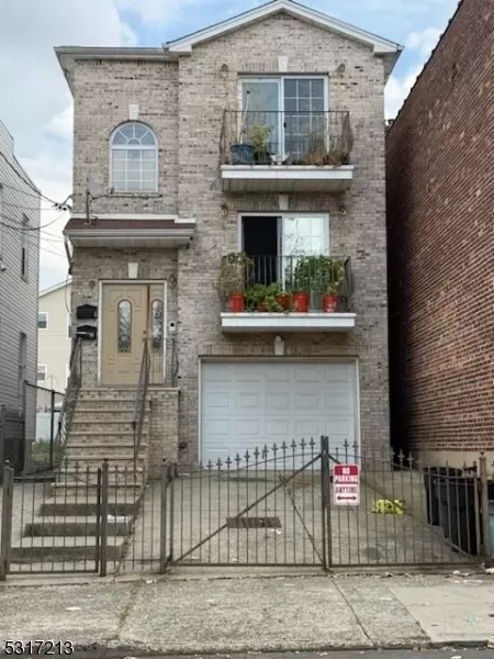 701 N 7th St, Newark, NJ 07107