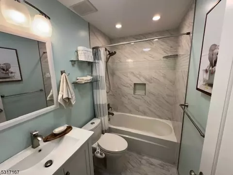 318 Sparrow Ct #318, Three Bridges, NJ 08887