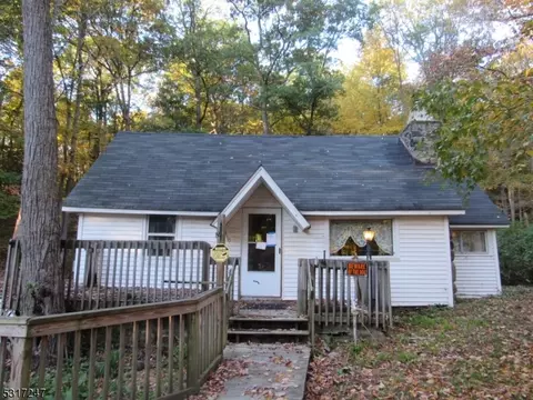 313 Glen Rd, Sparta, NJ 07871