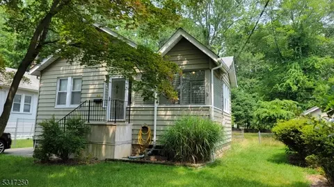 48 New Read St, Pequannock Twp, NJ 07440