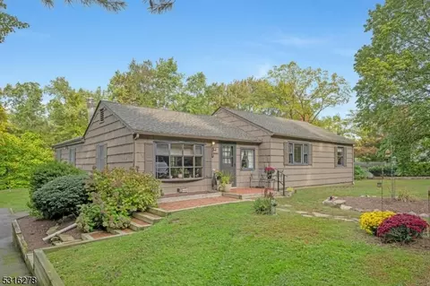 329 Fairmount Rd, Washington Twp, NJ 07853