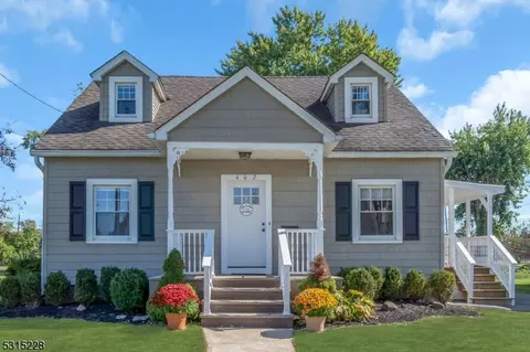 402 Southwick St, Raritan, NJ 08869