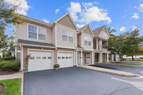 7 Collura Ln, Clifton, NJ 07012