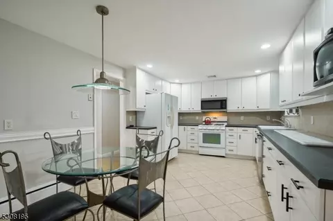 79 Evergreen Ave, Springfield, NJ 07081 photo 10