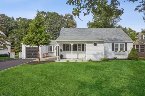 19 Highfield Ln, Cedar Grove, NJ 07009