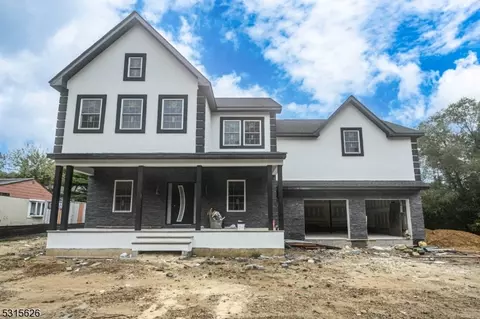 88 Wood Ave, Manalapan, NJ 07726