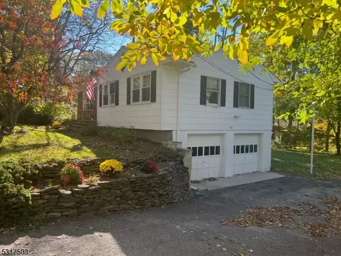 203 Tamaqua Rd, Vernon Twp, NJ 07422