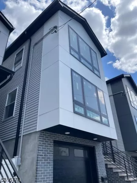 396 S 9th St, Newark, NJ 07103