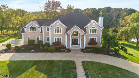 10 Kingsbrook Ct, Randolph Twp, NJ 07945